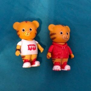{2} Daniel Tiger figures